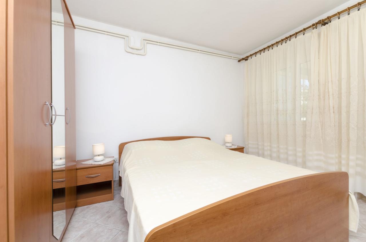 Apartments And Room Mate-Mare Primošten Eksteriør billede