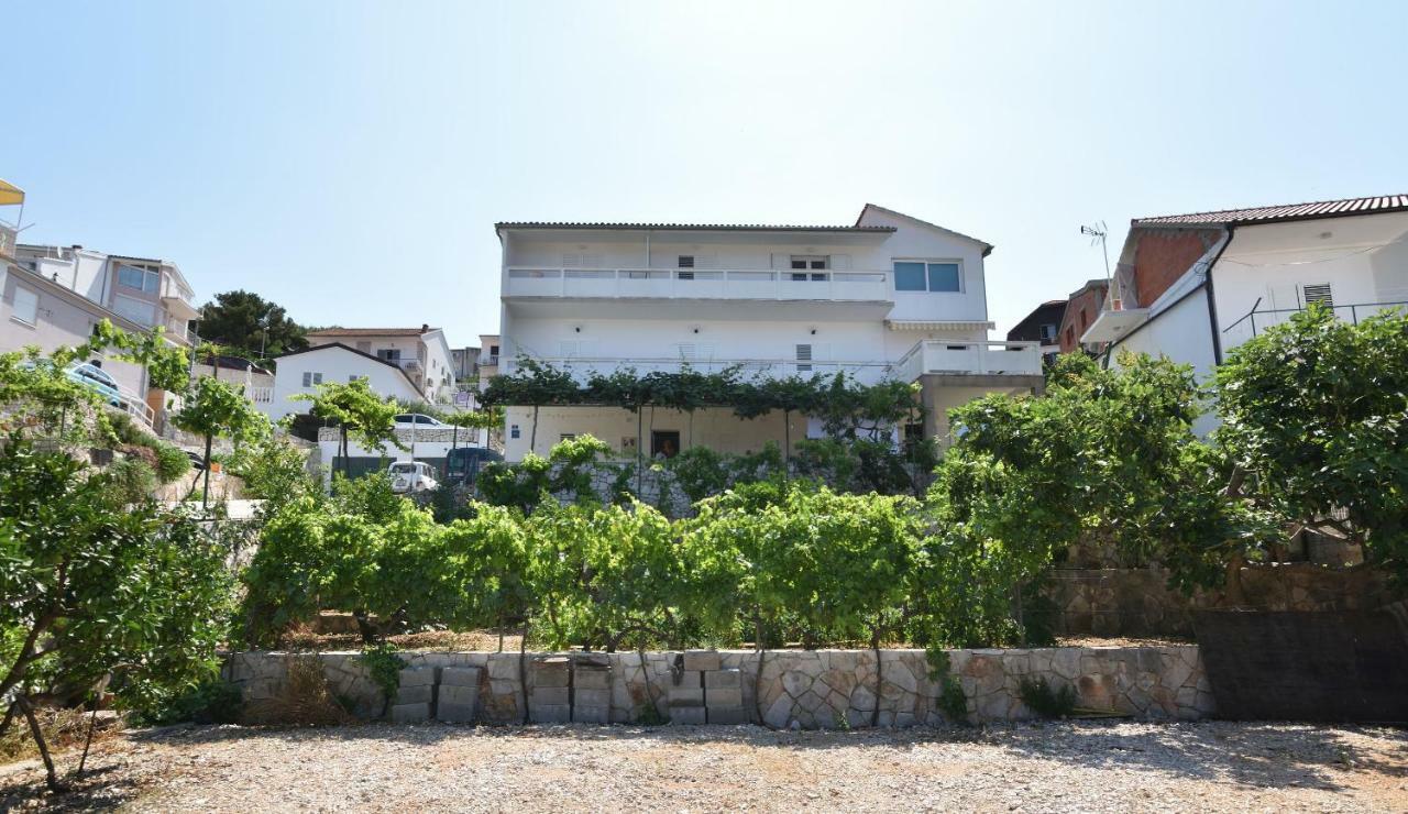 Apartments And Room Mate-Mare Primošten Eksteriør billede